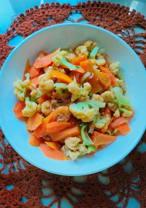 Foto resep Tumis Kembang Kol dan Wortel
