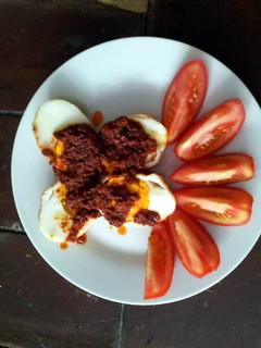 A picture of Sambal Egg.