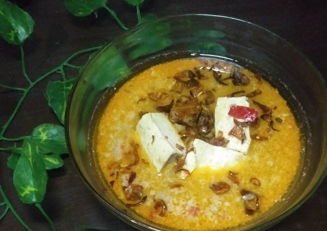Tahu kuah santan