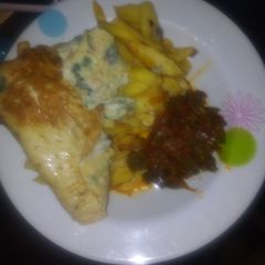 A picture of Irish, egg and liver sauce.