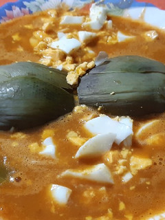Una foto de Puré de lentejas con alcachofas y huevo picado