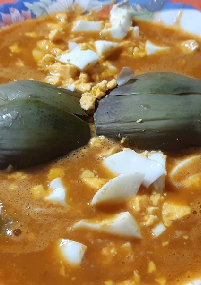 Una foto de Puré de lentejas con alcachofas y huevo picado