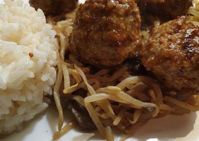 Boulettes caramélisées poêlée de champignons et haricots mungo