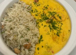 Foto de Caril Cremoso de Camarão com Arroz de Caju