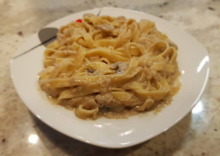 Tagliatelli en salsa de setas