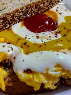 Una foto de HUEVOS Cremosos...!🐣🐣