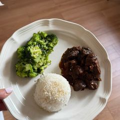 Slow Cooker Sesame Ginger Beef A picture of Slow Cooker Sesame Ginger Beef.