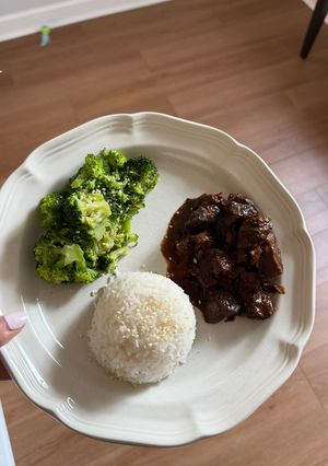 A picture of Slow Cooker Sesame Ginger Beef.