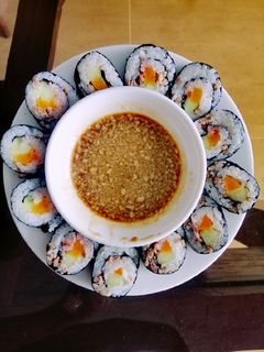 Hình của món Cơm cuộn cho bé.