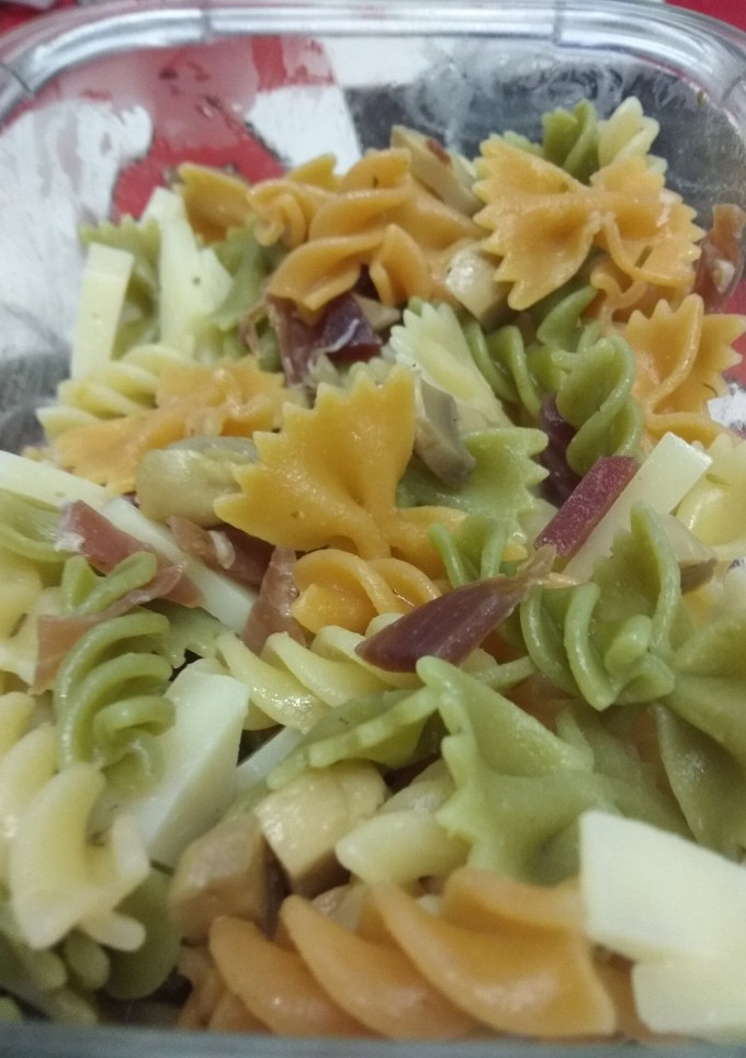Una foto de 🥗 Ensalada de pasta ibérica