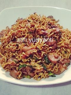 Foto resep Mie Goreng Bakso ala Ibunda Shevara