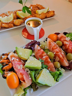 Una foto de Soldaditos de Pavía y ensalada a la vinagreta con mostaza de Dijon