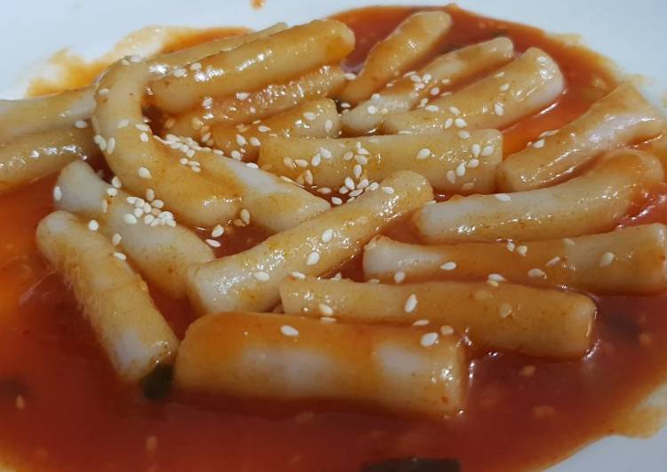 Tteobokki (Kue Beras)