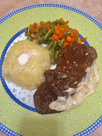 Cara Mudah Membikin Resep Beef Steak With Bbq Blackpepper and Cream Sauce yang Bikin Ngiler Anti Ribet, Sempurna