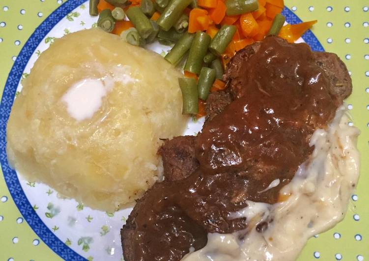 Beef Steak With Bbq Blackpepper and Cream Sauce