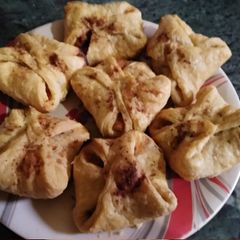 A picture of Mava puffs at home.