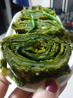 अरबी के पत्ते का रोल (arbi ke patte ka roll recipe in Hindi) रेसिपी मुख्य फोटो