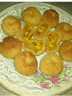 कॉर्न स्टफ्ड बाटी (corn stuffed bati recipe in Hindi) रेसिपी मुख्य फोटो