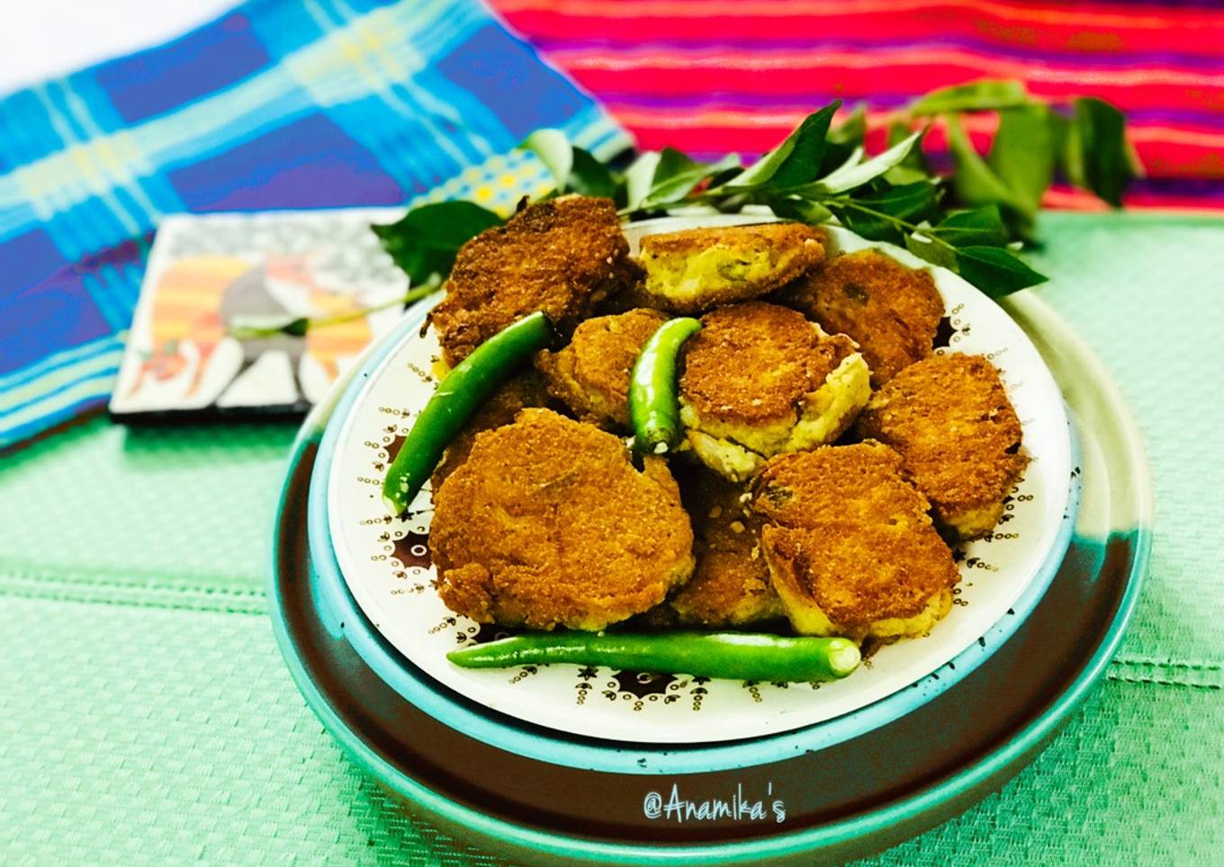 Narkel-Posto’aur Bora or Coconut Poppy Seeds Pakore: Bong Style