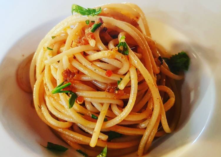 Spaghetti aglio, olio, acciuga e nduja