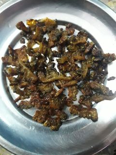 பாவக்காய் ஃபிரை(bittergourd fry recipe in tamil) செய்முறை முக்கிய புகைப்படம்