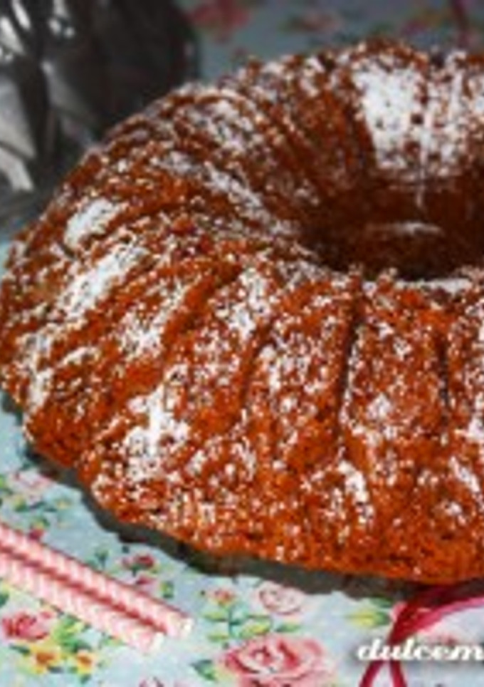 Una foto de Bundt cake de galletas y lacasitos