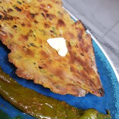 A picture of Missi roti.