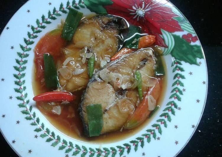 Bahan-bahan Tenggiri Saos Tomat yang lezat Untuk Jualan