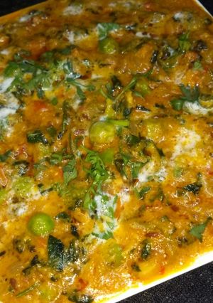 A picture of Methi malai matar.