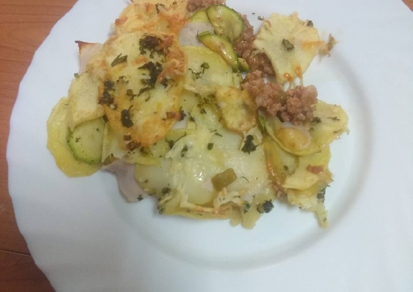 Falsa lasaña de chips de papas, pavo y calabacín