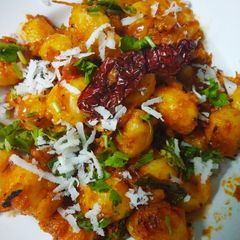 A picture of Kara kozhukattai (rice balls).
