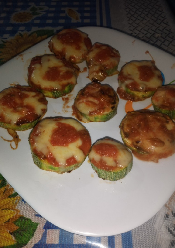 Una foto de Pizzitas de calabaza *sin harinas*🍅