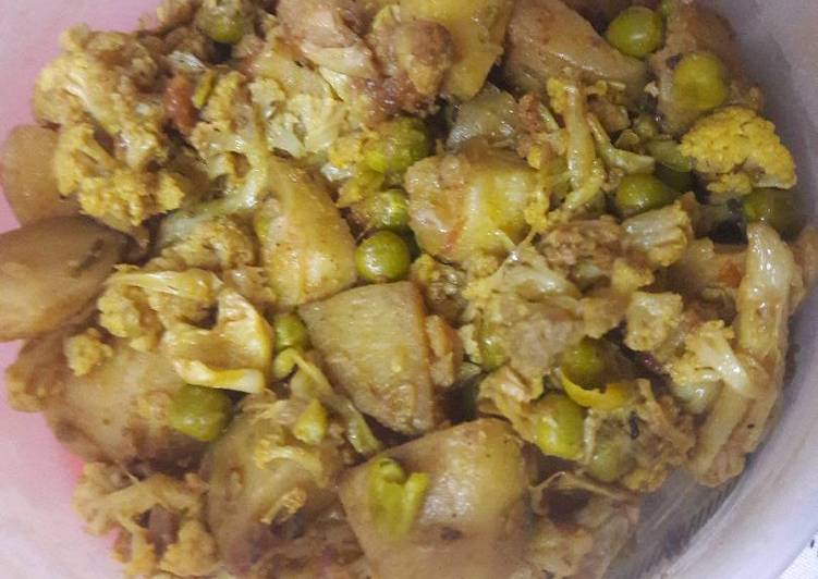 How to Prepare Any-night-of-the-week Fried Aloo Ghobhi.Matar