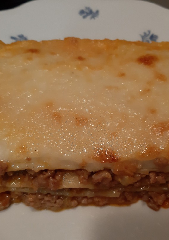 Una foto de Lasaña boloñesa