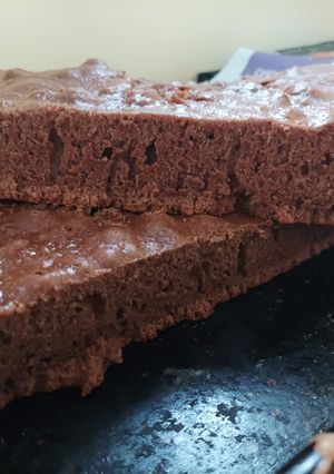 Una foto de Torta dulce (con cocoa) sin huevo ni leche