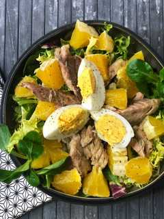 Una foto de Ensalada de caballa y naranja 🐟🍊