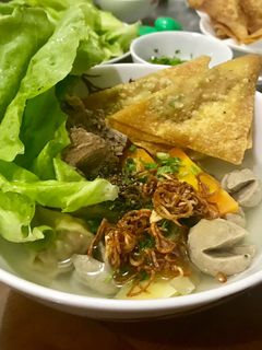 Hình của món Hoành thánh bò viên.