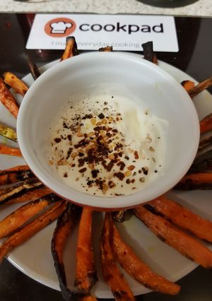 A picture of Carrot & Courgette french fries.