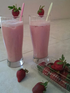 Foto resep Banana & Strawberry smoothies🍹🍌🍓