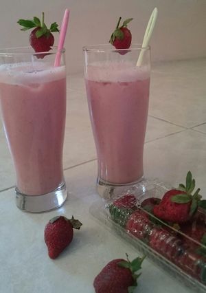 Foto resep Banana & Strawberry smoothies🍹🍌🍓