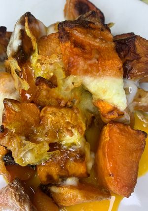 Una foto de Calabaza especiada y crujiente con queso y huevo👩‍🍳