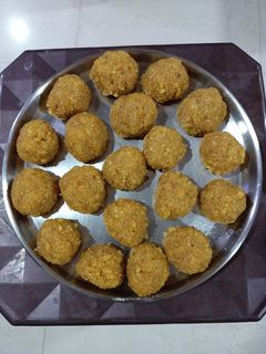 बुंदीचे लाडू (BOONDICHE LADOO RECIPE IN MARATHI) रेसिपी चे मुख्य फोटो