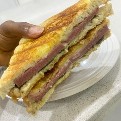 A picture of Luncheon sandwich.