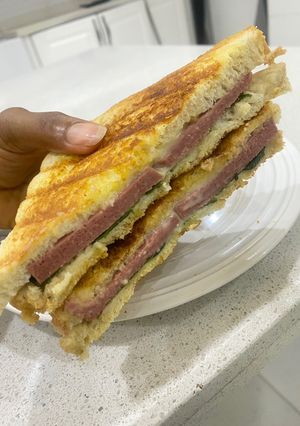 A picture of Luncheon sandwich.