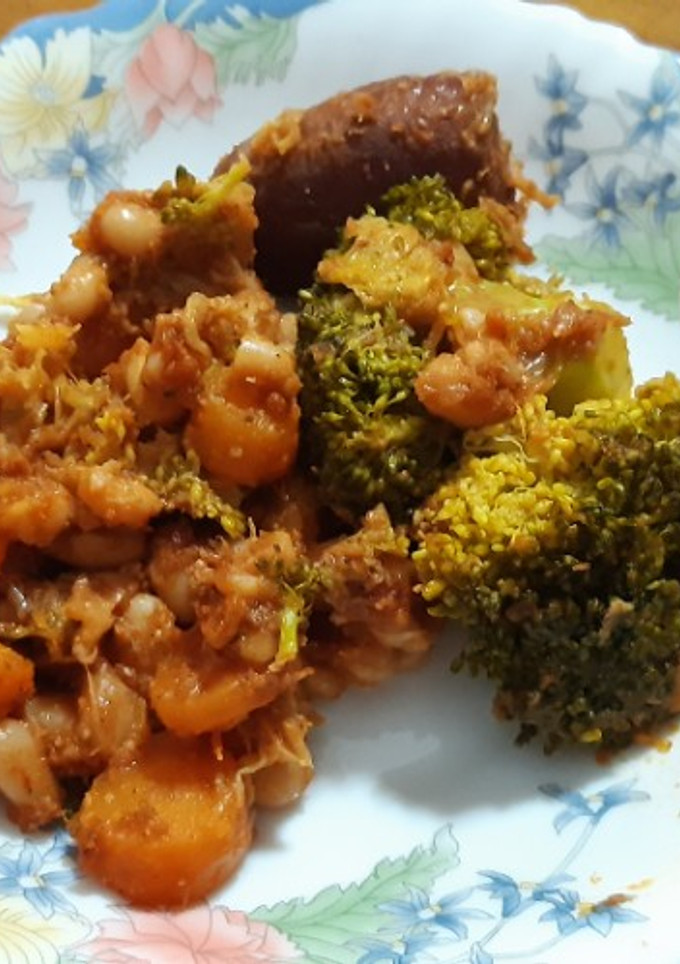 Una foto de Alubias con brócoli y chorizo