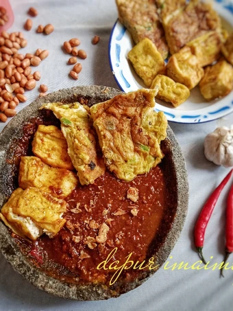 Langkah Gampang Membikin Resep Tahu,telur dadar Sambel kacang kecap yang Lezat Anti Ribet, Mantap