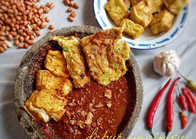 Tahu,telur dadar Sambel kacang kecap