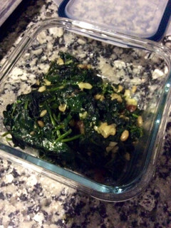 Una foto de Espinacas con pasas y piñones Thermomix