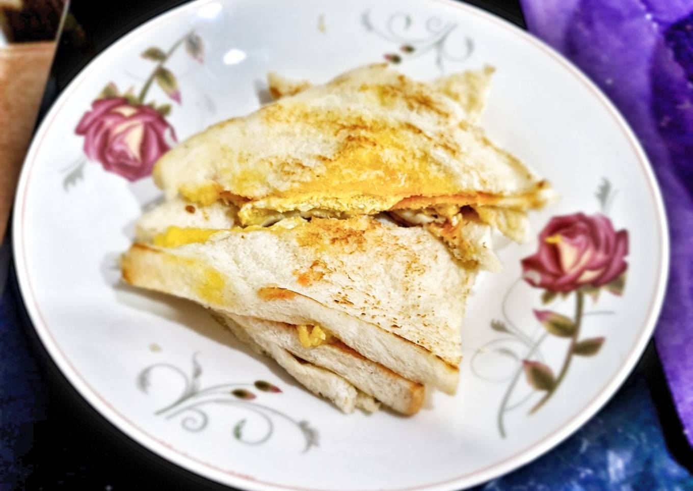 Sandwich telor bakar