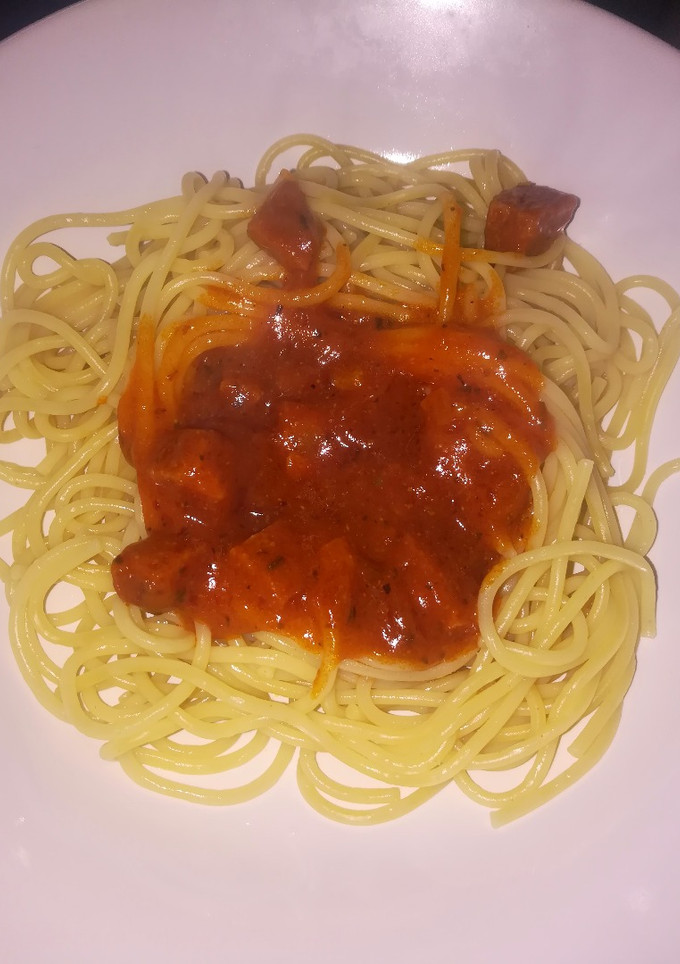 Una foto de Espaguetis con chorizo